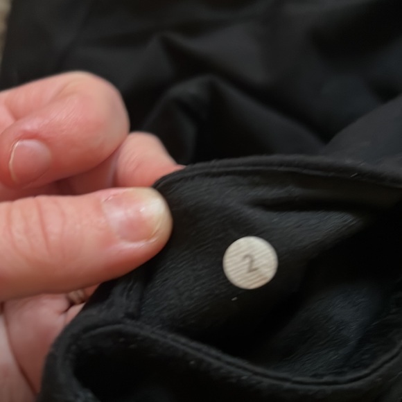 Lululemon capri leggings size 2 - Picture 4 of 4